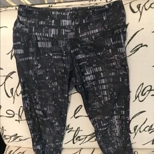 Athletic junior Capri leggings